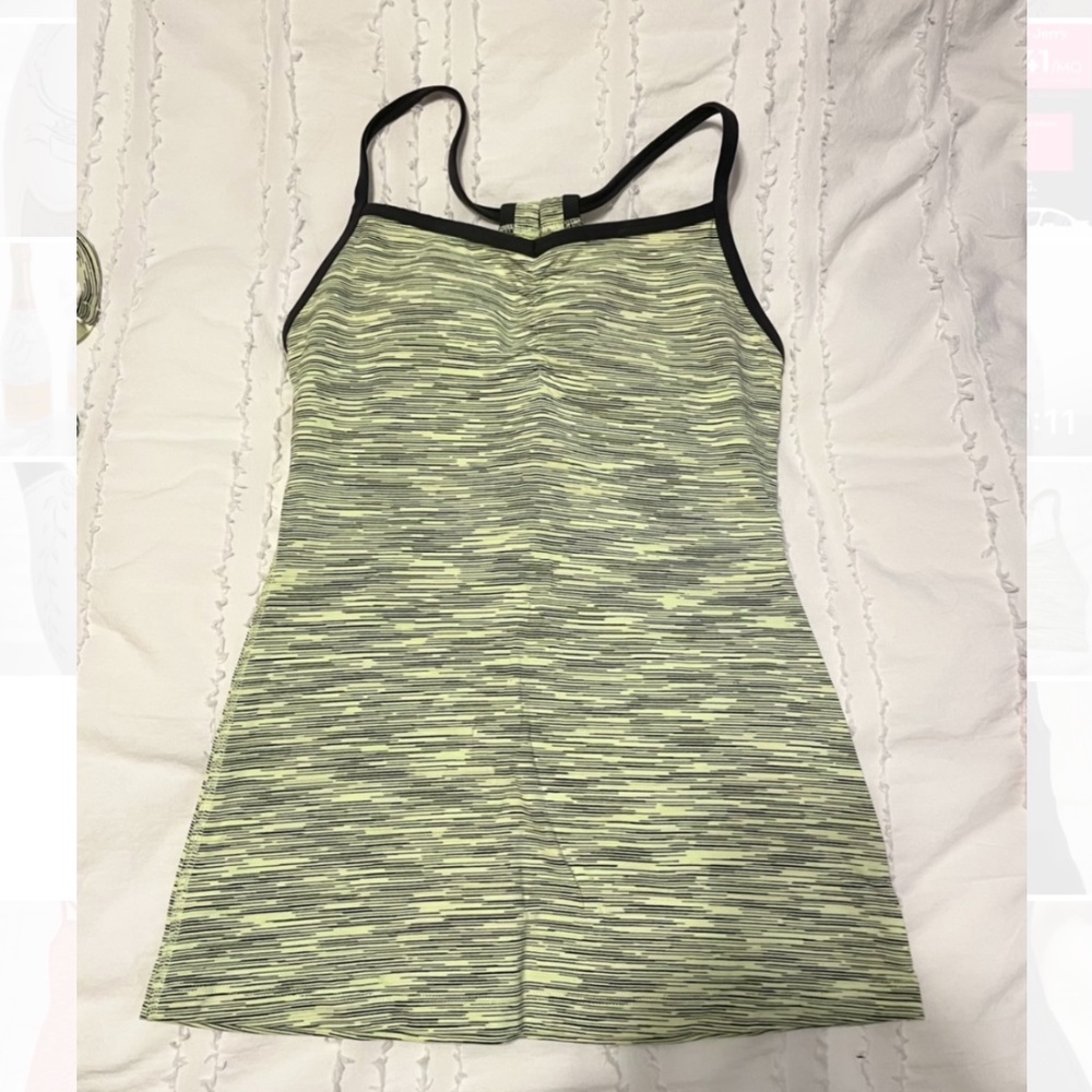 Lucy Women’s athletic top - built in bra - pale yellow / black - XS